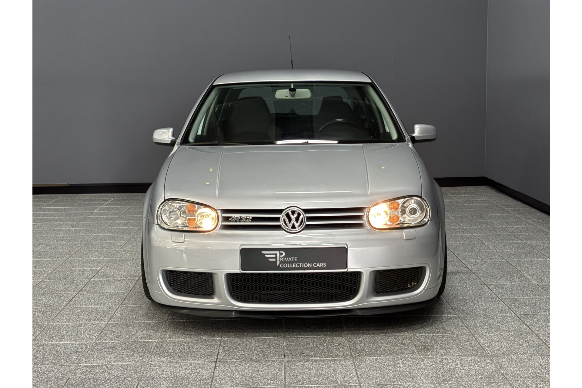 44343194-3.jpg